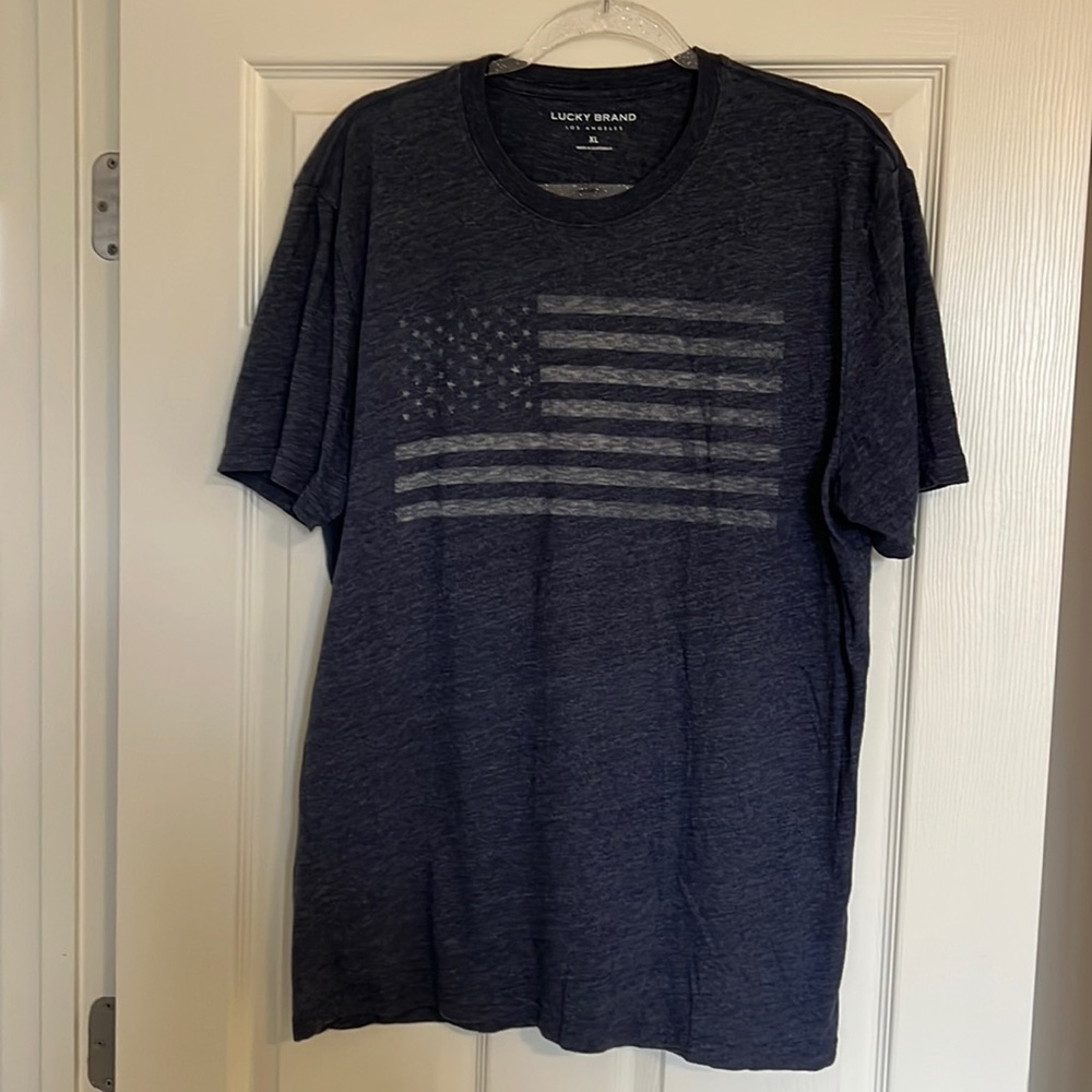 Men’s Lucky Brand t-shirt